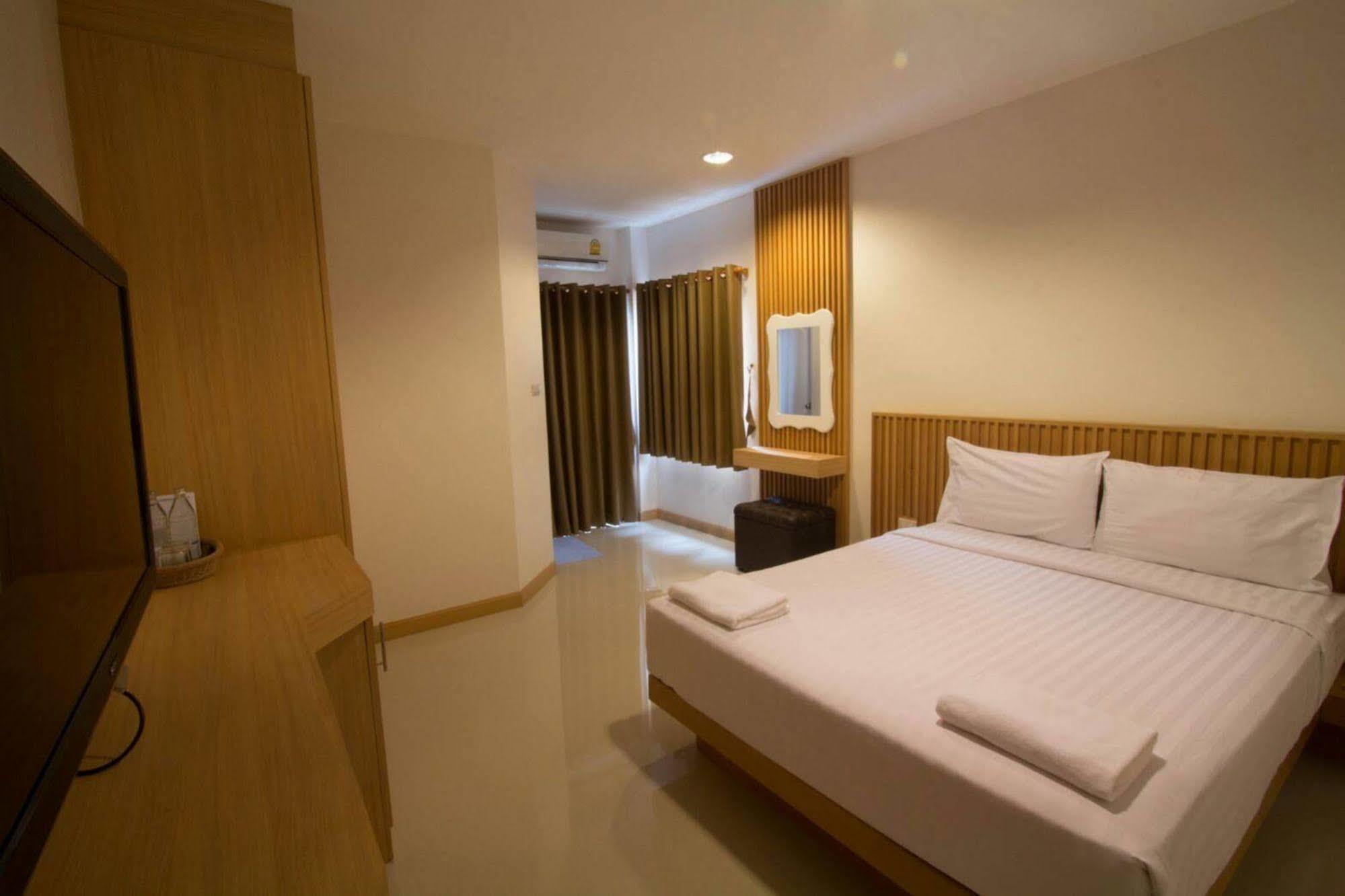 Fortune Surin Hotel Exterior foto